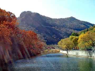 管家婆黑白马报图库，冯建